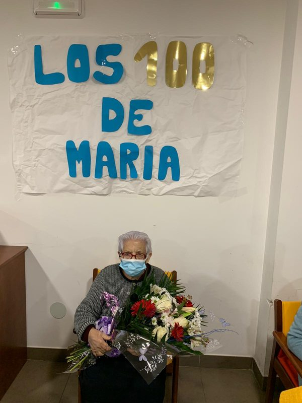 María celebraba días atrás su centenario junto a su familia y este viernes los hacía en la residencia municipal de mayores La Llanada II 