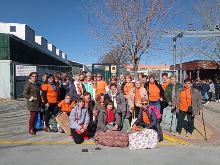 35 bolilleras de Amanecer, Fuenteguinaldo y La Fuente asisten al Encuentro de Zarat&aacute;n | Imagen 1