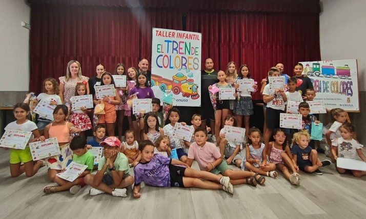 Llega a su destino el &lsquo;Tren de Colores&rsquo; de Saelices, que ha contado con cerca de 50 pasajer@s | Imagen 1