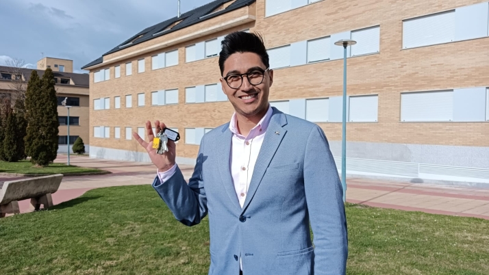 Sue&ntilde;os cumplidos, emoci&oacute;n, una sorpresa a su familia y la 'suerte' de chocar la mano al alcalde | Imagen 2