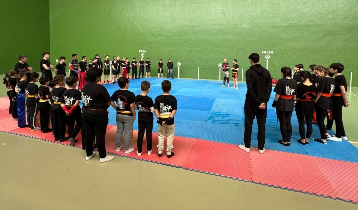 El campe&oacute;n del mundo Abraham Roque&ntilde;i imparte una masterclass de kickboxing | Imagen 1