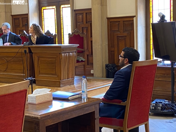 Fuentes, ex asesor del Ayuntamiento de Salamanca, afirma que &quot;nunca he dicho que fuera&quot; licenciado en Econ&oacute;micas y asegura que &quot;el alcalde miente&quot; | Imagen 1