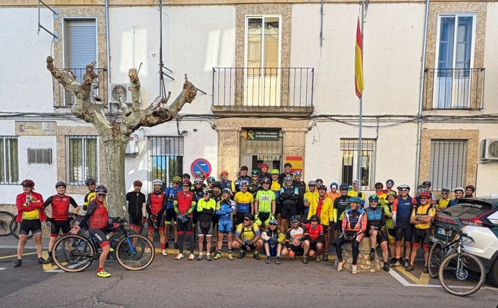La Guardia Civil se va de ruta BTT dentro de los actos en honor a su patrona | Imagen 1