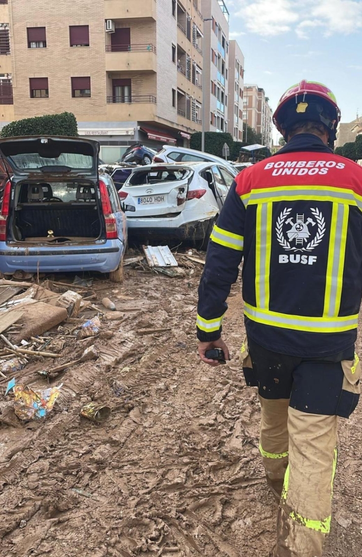 De Guinea Ecuatorial a la DANA de Valencia: Javier Malmierca, salmantino voluntario de Bomberos Unidos Sin Fronteras que ayuda de forma completamente altruista | Imagen 1