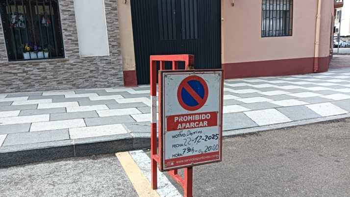 La llamativa falta de ortograf&iacute;a en una se&ntilde;al de obras que divierte a los vecinos de Tejares | Imagen 1