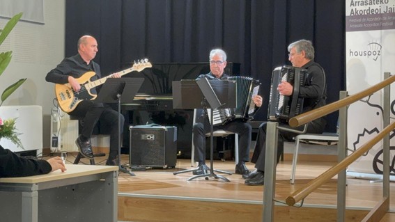 Gabriel Domínguez y la Escuela Municipal de Música logran premios en los certámenes de acordeón de Mondragón | Imagen 2