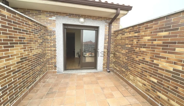 ¿Quieres vivir en un ático? En Salamanca y su alfoz los tienes desde 45.000 euros | Imagen 1