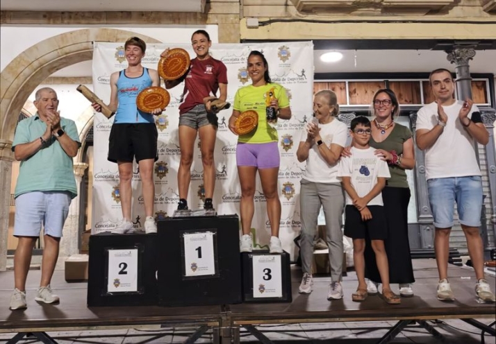 Alberto Marcos y Verónica Sánchez se imponen en una espectacular carrera nocturna | Imagen 1