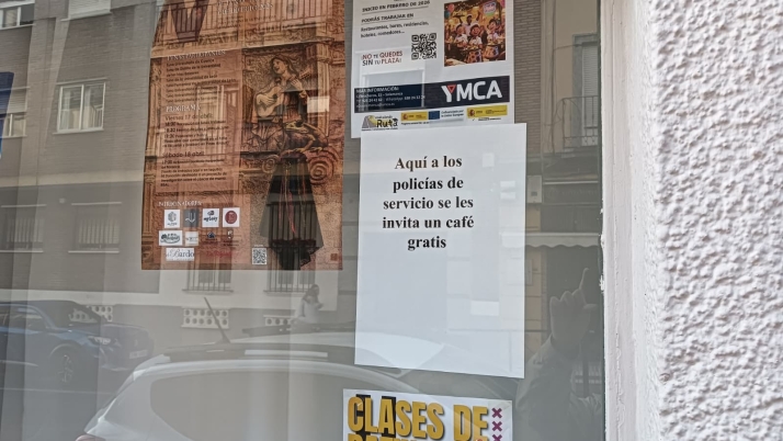 El sincero gesto de un establecimiento de Salamanca: café gratis para los policías de servicio | Imagen 1