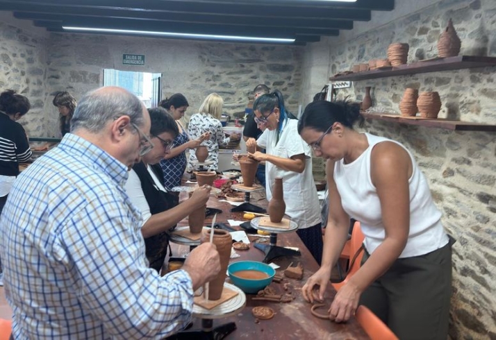La tradici&oacute;n alfarera de Alba de Tormes revive con cursos gratuitos de cer&aacute;mica para todas las edades | Imagen 1