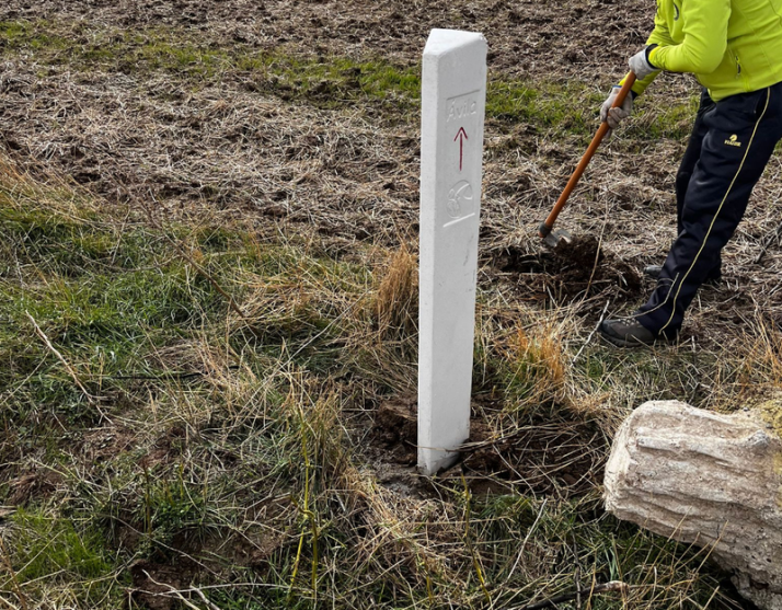 Renovada la se&ntilde;alizaci&oacute;n de la ruta teresiana 'De la Cuna al Sepulcro' para mejorar la seguridad del peregrino | Imagen 1