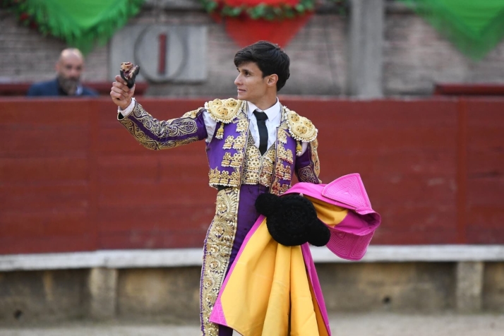 Manuel Diosleguarde corta una oreja en la Copa Chenel
