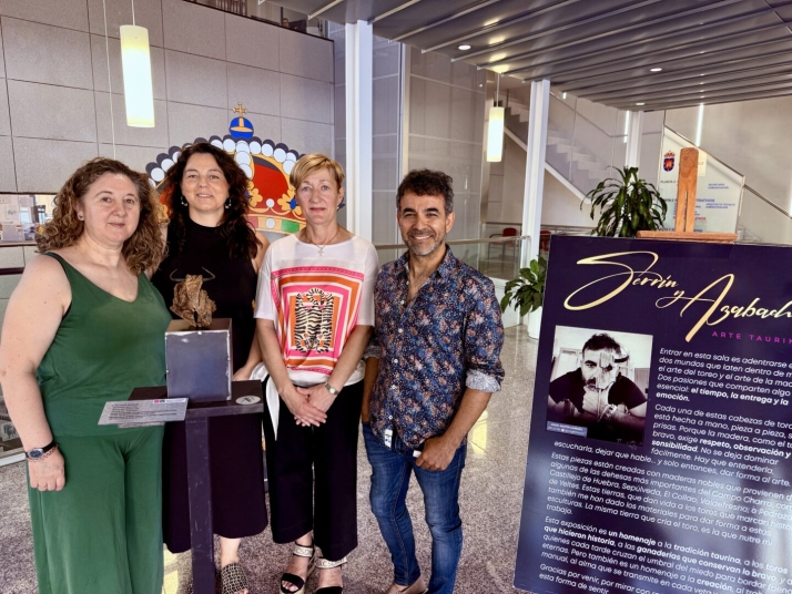 V&Iacute;DEO y FOTOS | De la Feria de San Isidro al hall Ayuntamiento de Guijuelo: una exposici&oacute;n que no deja indiferente | Imagen 1