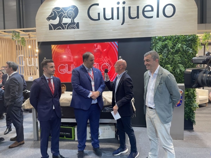 Gastronom&iacute;a, industria y patrimonio de Guijuelo se promocionan en Fitur (Fotos y v&iacute;deo)  | Imagen 1