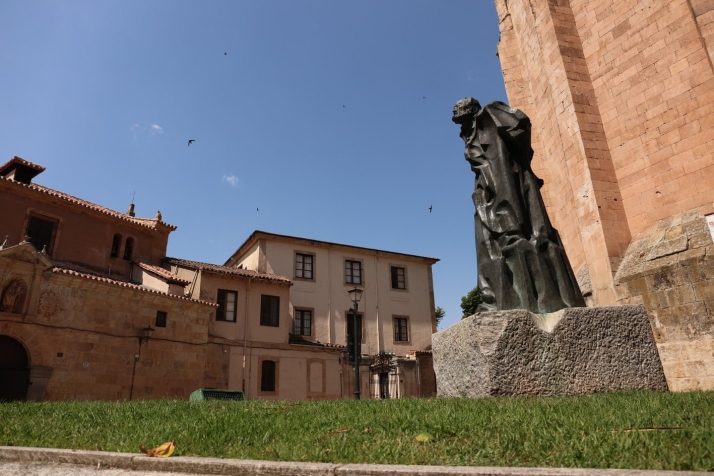 Las estatuas que narran la historia de Salamanca: un viaje por su patrimonio de bronce y piedra | Imagen 5