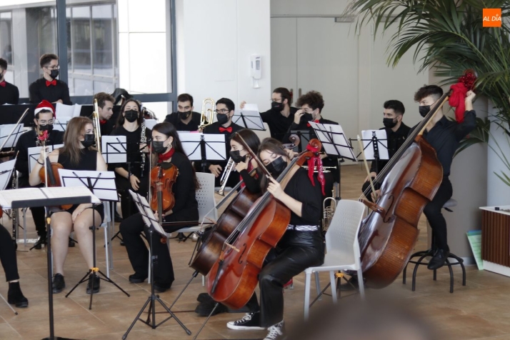 Foto 2 - La Orquesta Alana ofrece un concierto en el Nuevo Hospital de Salamanca