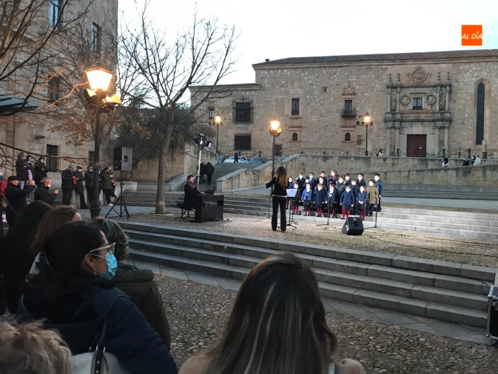 Foto 2 - Concierto del Precoro y Coro Juvenil Ciudad de Salamanca en la Plaza de San Blas
