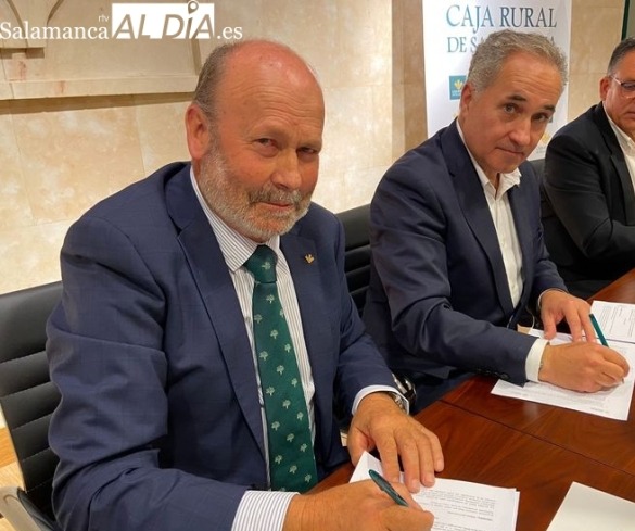 Caja Rural y la AECC en Salamanca firman un convenio para &ldquo;aunar esfuerzos&rdquo; en la lucha contra el c&aacute;ncer | Imagen 1