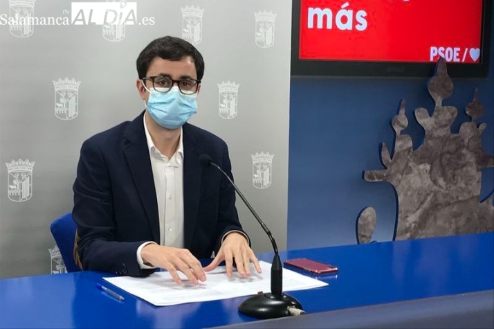 Rueda de prensa del portavoz del PSOE en el Consistorio, José Luis Mateos, en la Sala de la Palabra. Foto de Guillermo García