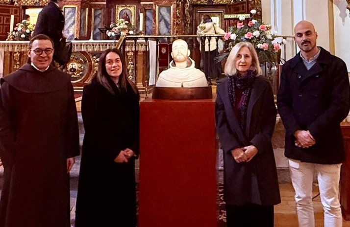 El imaginero Alejandro L&oacute;pez dota de "vida y color" al busto cient&iacute;fico de San Juan de la Cruz | Imagen 2