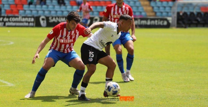 Juancho en un partido de la pasada temporada con el Salamanca UDS - Archivo
