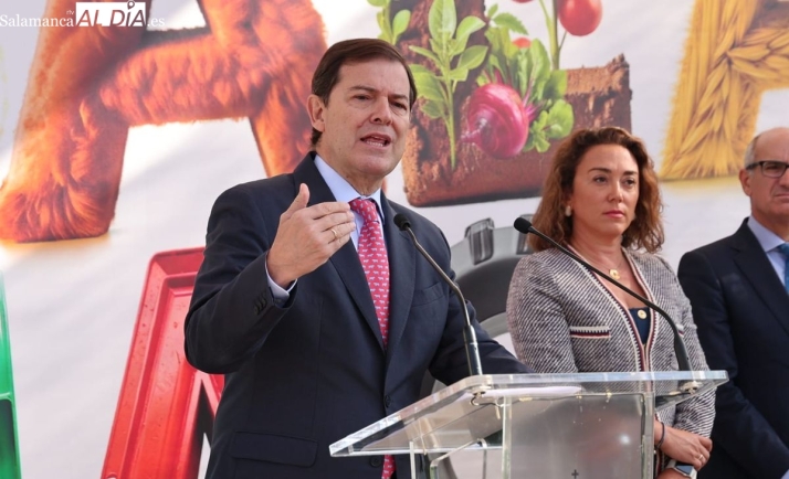 VÍDEO Y FOTOS | Iglesias inaugura Salamaq con una exigencia de una PAC justa mientras que Mañueco anuncia un ambicioso plan para reforzar la ganadería extensiva | Imagen 1