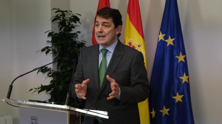 El presidente de la Junta de Castilla y León, Alfonso Fernández Mañueco, en su rueda de prensa hoy, en Zamora. Foto JCYL