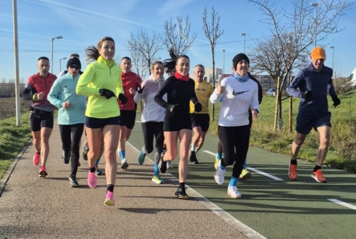 42 kilómetros contra el dolor: El deporte salmantino se vuelca con la Piel de Mariposa | Imagen 2