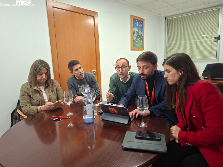 FOTOS |  Fran D&iacute;az, tras los resultados electorales: "No nos conformamos, hemos resistido" | Imagen 1