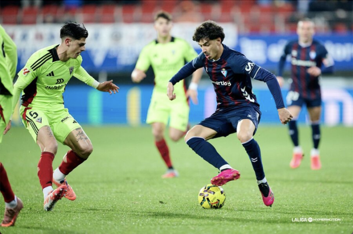 Primer gol de Adri&aacute;n Hern&aacute;ndez 'Pica' en la LaLiga Hypermotion | Imagen 1