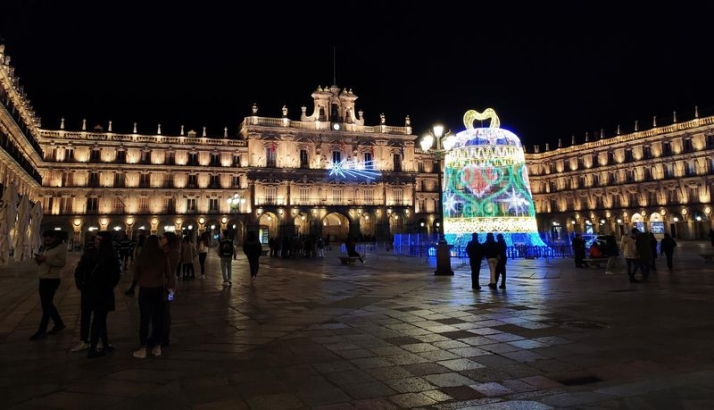 Plaza Mayor de Salamanca con su iluminación navideña. Foto EP