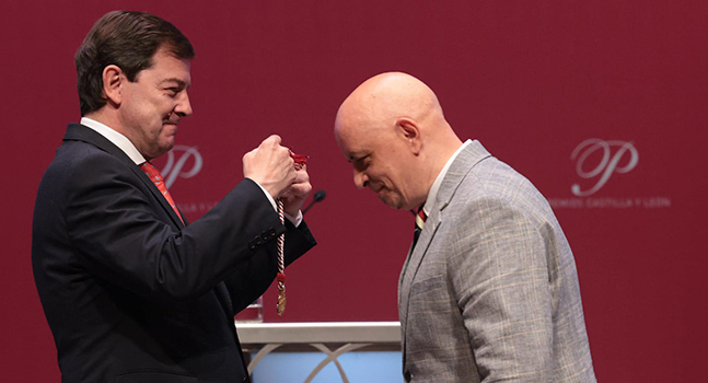 La salmantina María Caamaño brilla en los Premios Castilla y León por su compromiso social | Imagen 1