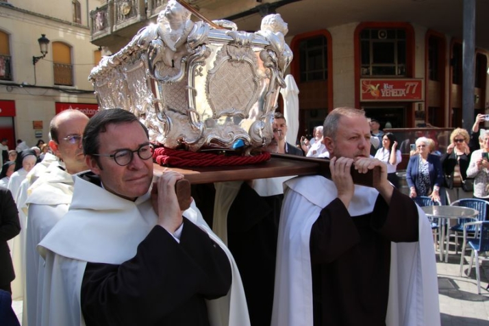 El prior Miguel &Aacute;ngel Gonz&aacute;lez habla de &quot;admiraci&oacute;n y agradecimiento&quot; tras una veneraci&oacute;n de Santa Teresa que &quot;ha desbordado todas las previsiones&quot; | Imagen 4