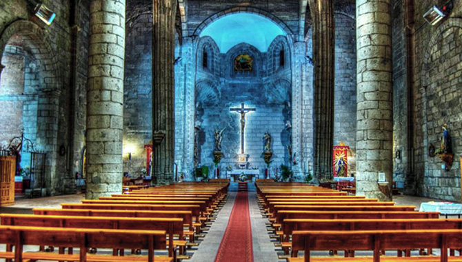 Foto 1 - La bendición de San Antón vuelve este domingo a las puertas de la parroquia