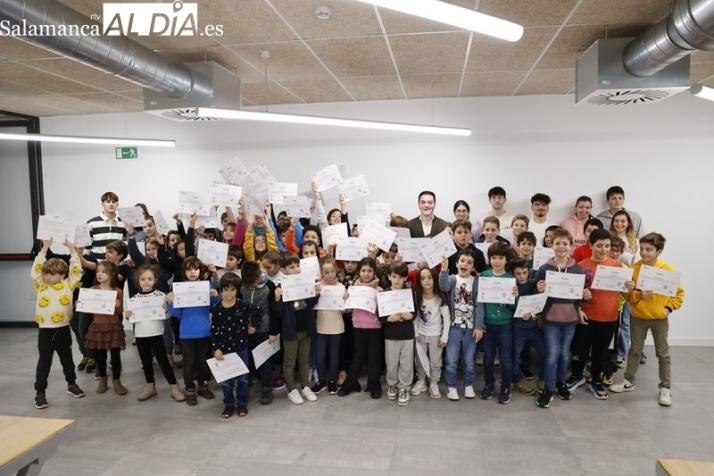 Los participantes del campus de Navidad Tecnológico ‘Steam Adventures XMAS’ reciben sus diplomas 