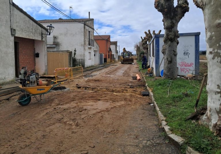 Torrej&oacute;n de Alba estrena la mejora de las calles Paz y Larga | Imagen 1