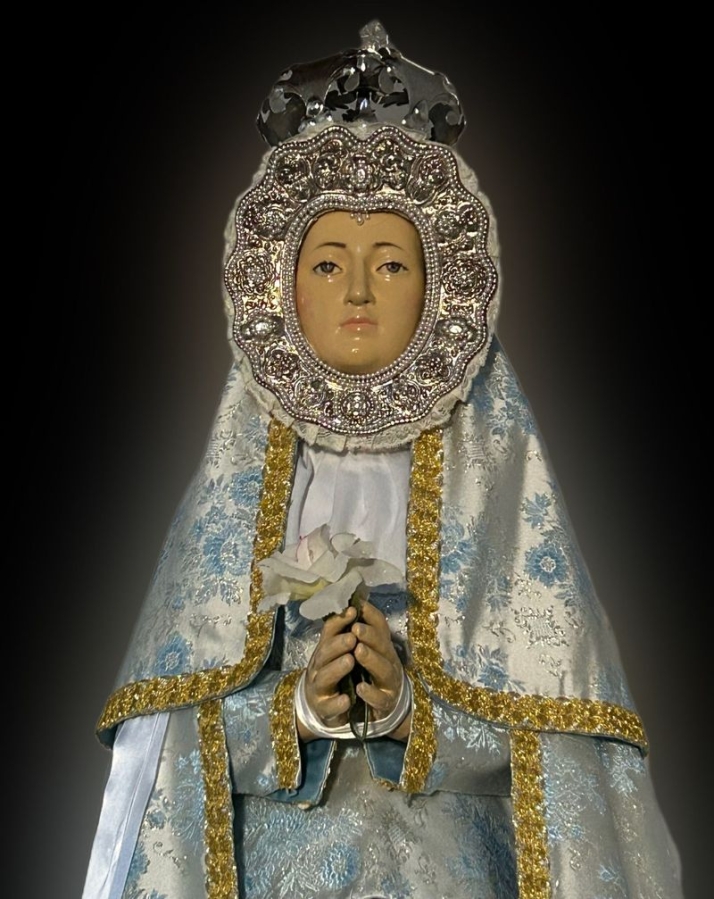 La Virgen de Otero estrena rostrillo de plata y perlas | Imagen 1