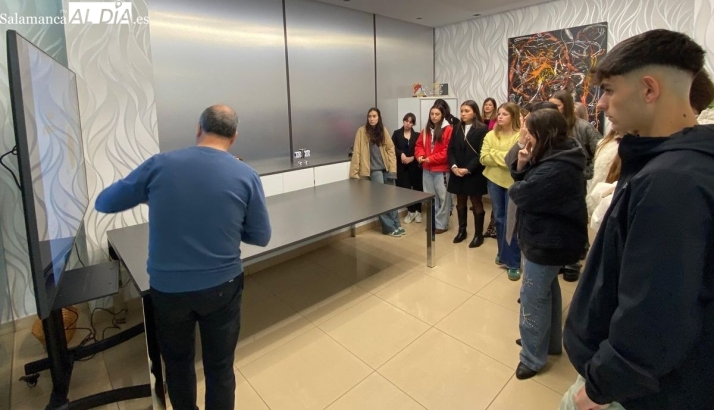 Estudiantes de Publicidad de la UPSA visitan las instalaciones de SALAMANCArtv AL D&Iacute;A | Imagen 1